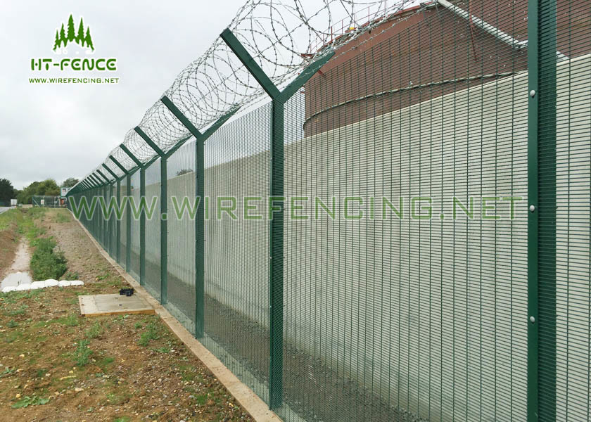 Anti UV 358 Security Fence / Green Security Fencing With High Tensile