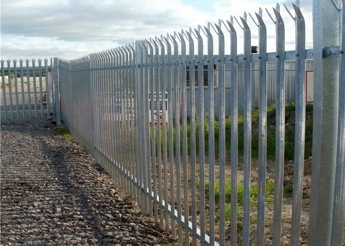 Anti Climb Steel Palisade Fencing With Multi Directional Triple