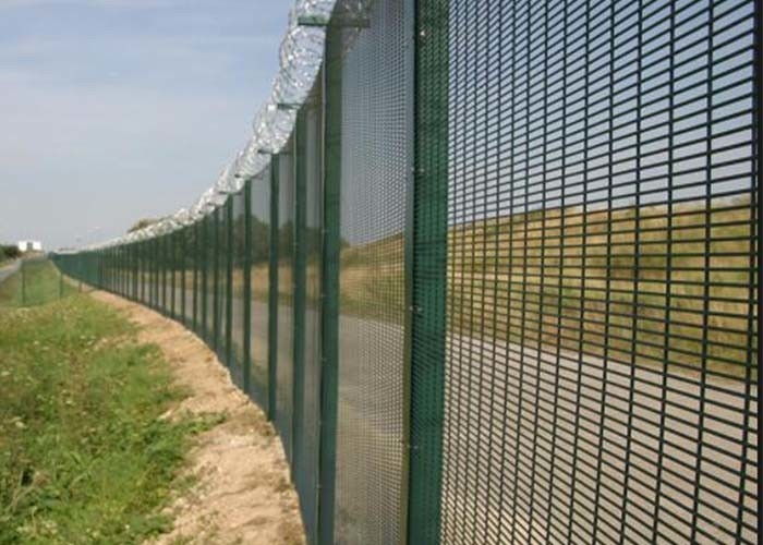 Black Low Carbon 358 Security Fence 72.6 * 12.7mm Anti Climb Fence
