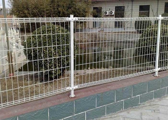ISO SGS Double Circle 50x200mm Welded Wire Mesh Fence