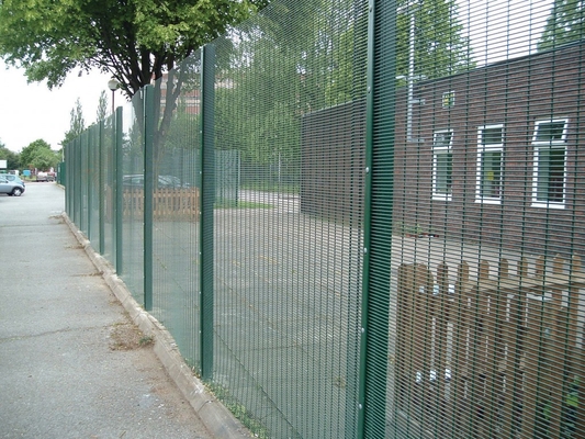 Prison Powder Coating 4mm Clearview Fencing For Green Square Post