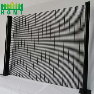 Customized Various Colors Powdwr Ccoating Heavy Duty Airport 358 Security Fence Panel