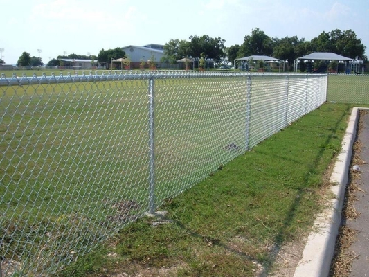 Outdoor 30m Galvanized Steel Tubing Chain Link Wire Mesh Fence Panels 1.8m Height