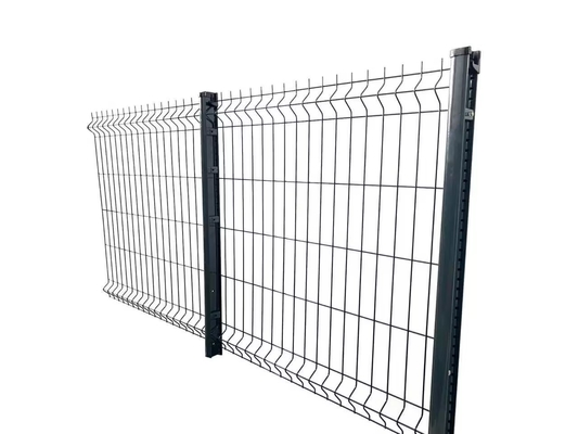 V Fold 3D Panel Triangle Bend Rigid Iron Wire Mesh Fence For Garden Fencing 5MM Wire Diameter PE Coated Surface