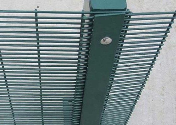 Square Post Flat Bar Ral6005 Green Color Anti Climb Fencing