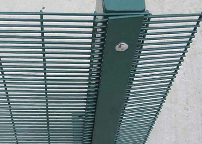 Square Post Flat Bar Ral6005 Green Color Anti Climb Fencing