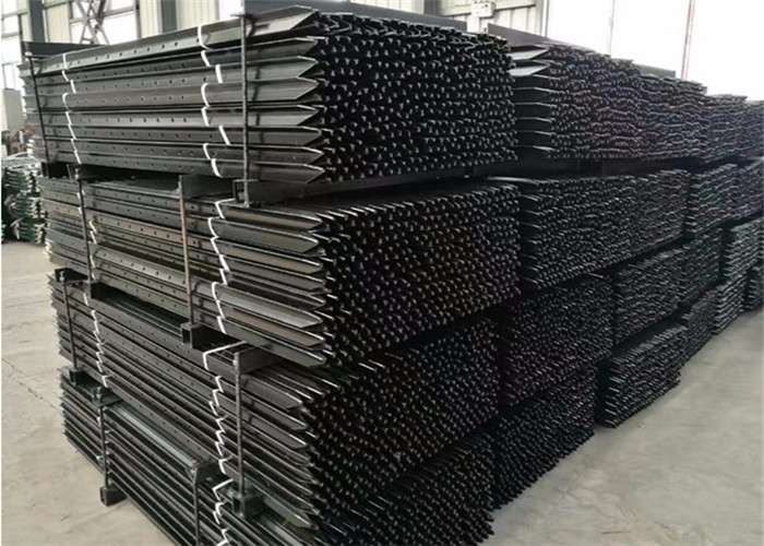 Q235 steel Black Bitumen 3m Star Pickets ISO9001