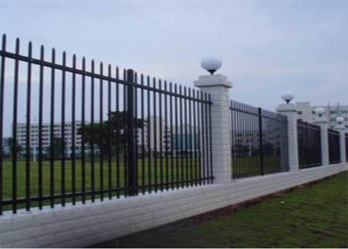 Highway Black Tubular Fencing 1.2x2.0m Metal Picket Fence Panels