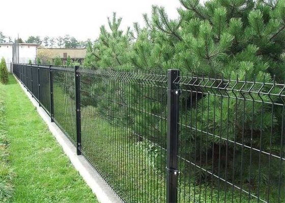 Green High 2230mm V Mesh Horse Fencing Low Carbon Steel Wire